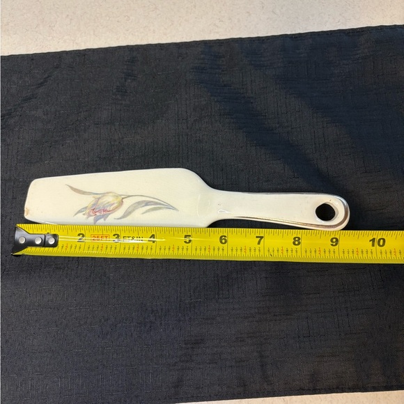 Vintage Ceramic Cake Server With Tulip Modif - Picture 6 of 6